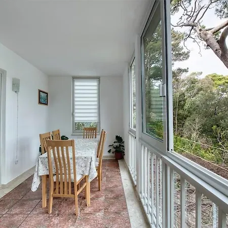 Sea Breeze Apartment
